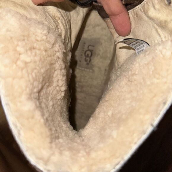 Ugg boots size 9  - Picture 11 of 14